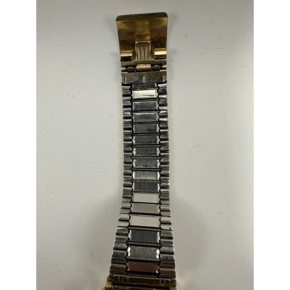 Timex Q Mens Vintage Watch New Battery M Cell 31MM 9